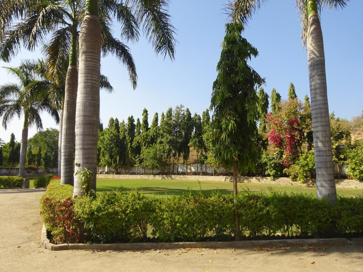 Hotel Utsav Nathdwara Bagian luar foto
