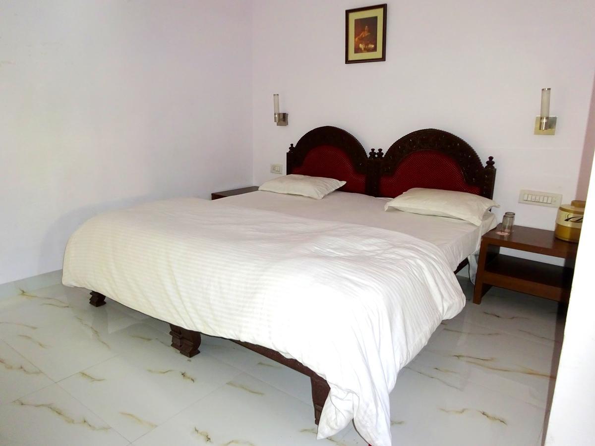 Hotel Utsav Nathdwara Bagian luar foto